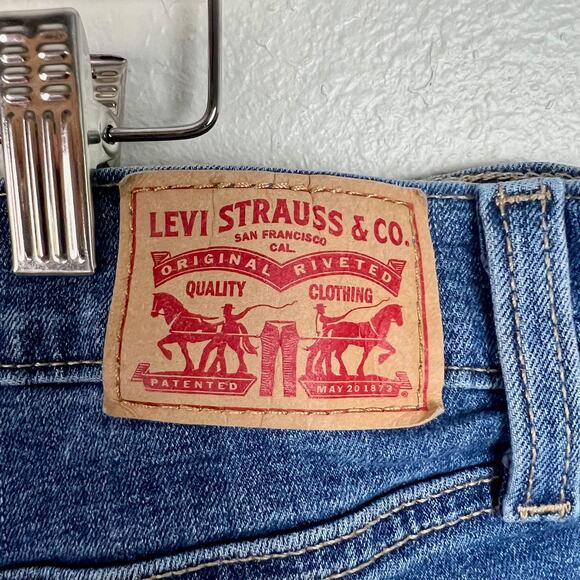 Levi's Mid Length Denim Blue Jean Distressed Cuffed Shorts Size 34 - Picture 9 of 10